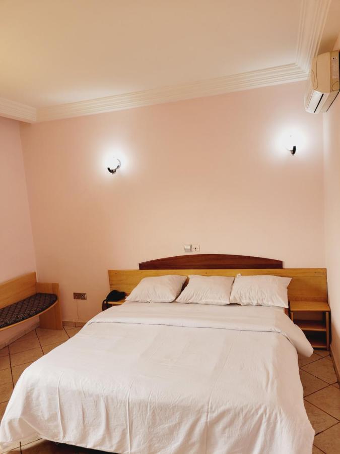 Hotel Altitel Bafoussam Luaran gambar