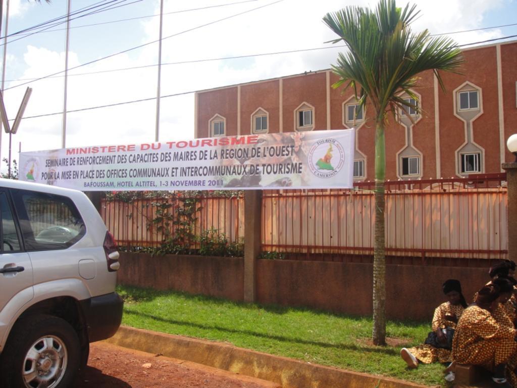 Hotel Altitel Bafoussam Luaran gambar